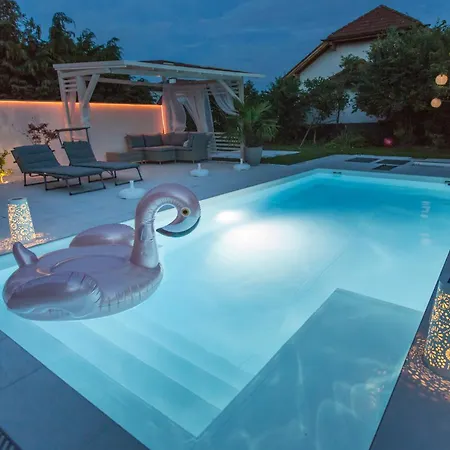 Familien Mit Gemeinschafts-pool Thalheim bei Wels